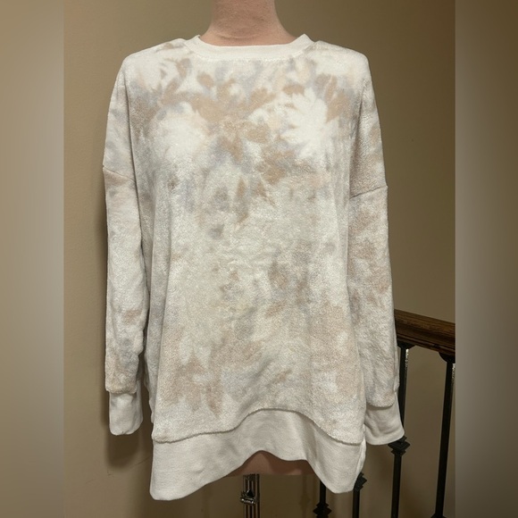 SO Cream Tan Tie Dye Plush Fleece Crewneck Sweatshirt Women’s Medium - Picture 2 of 5